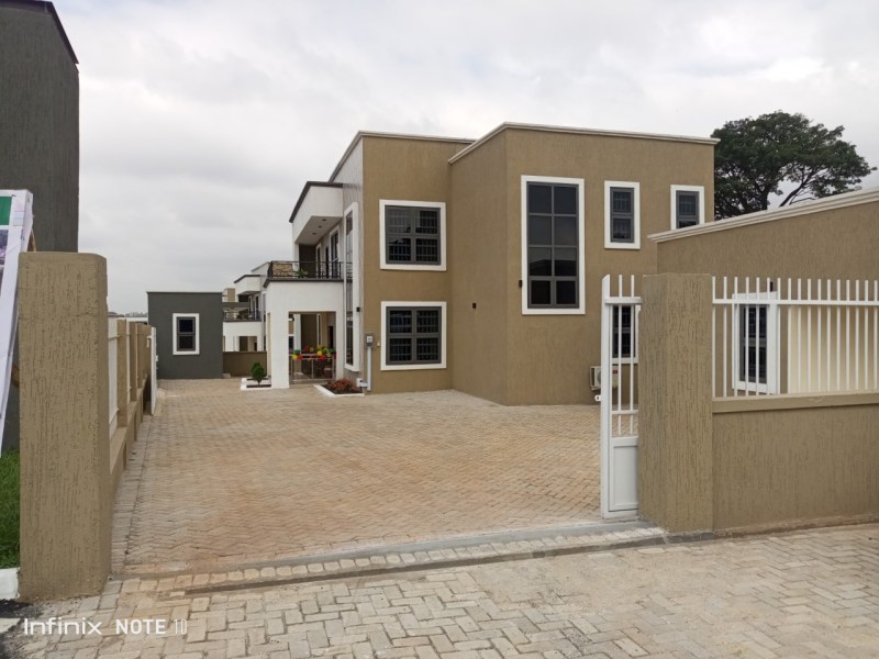 President Akufo-Addo inaugurates residential complex for Court of Appeal Judges